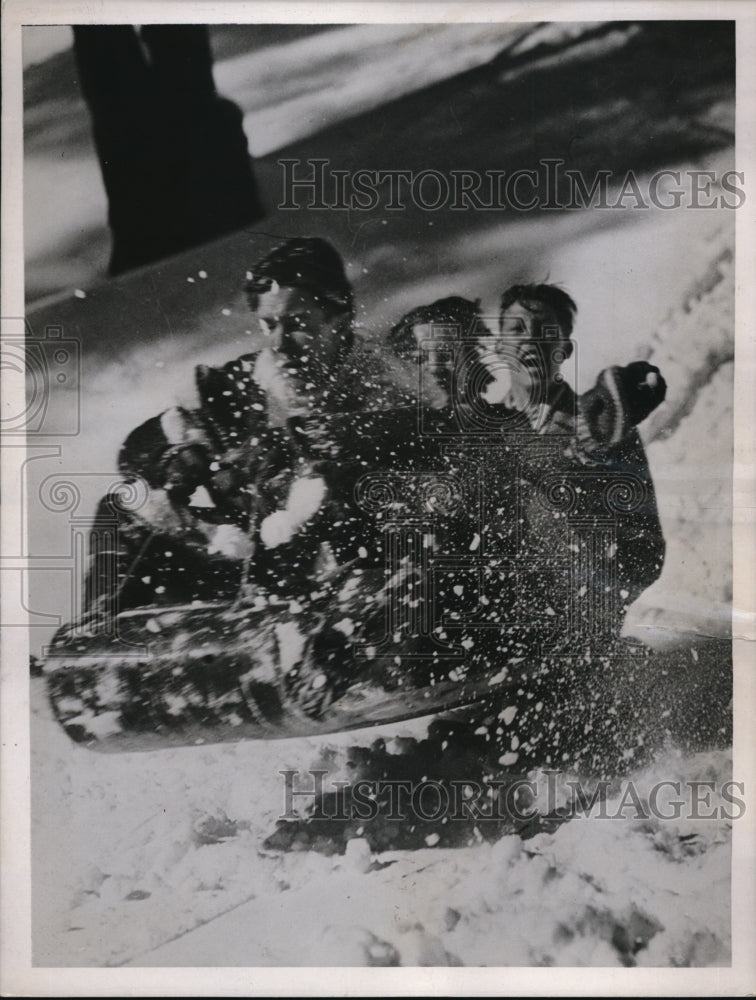 1936 Press Photo Hitting The High Spots - nec91250