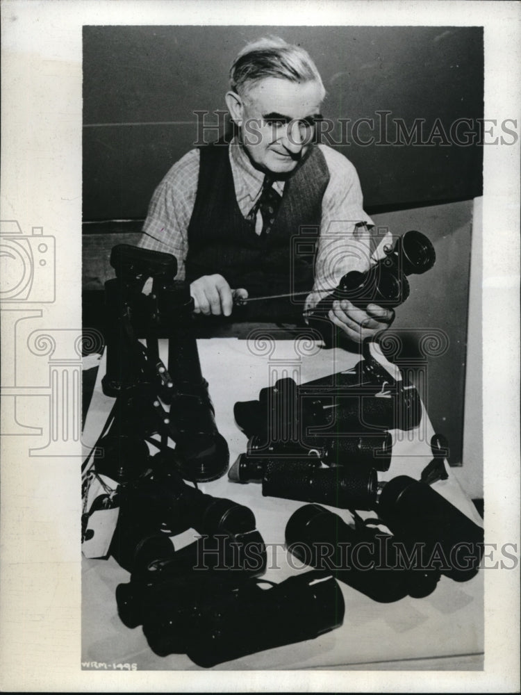 1942 Press Photo Canada plays major role in overhauling Naval and Cargo Ships