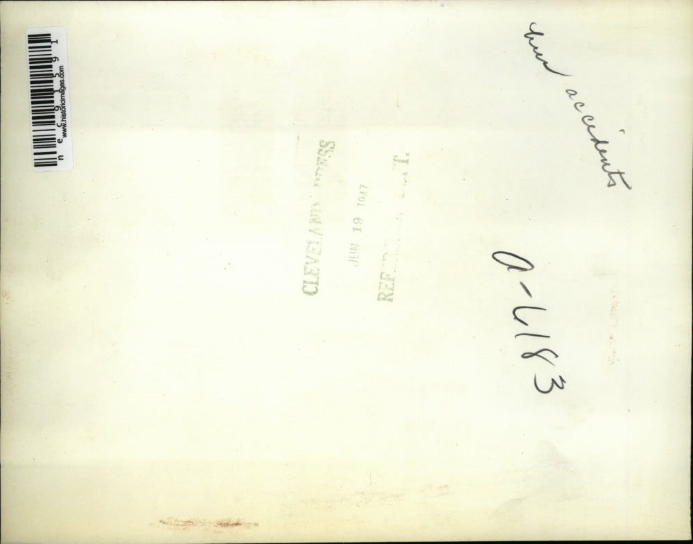 1947 Press Photo Seven Injured in Truck-Bus Accident in Chicago - nec91591