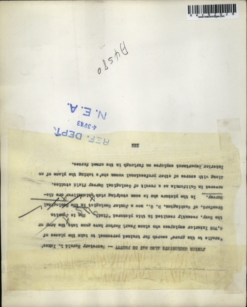 1943 Press Photo Jr geologist at a field station for Geological Survey