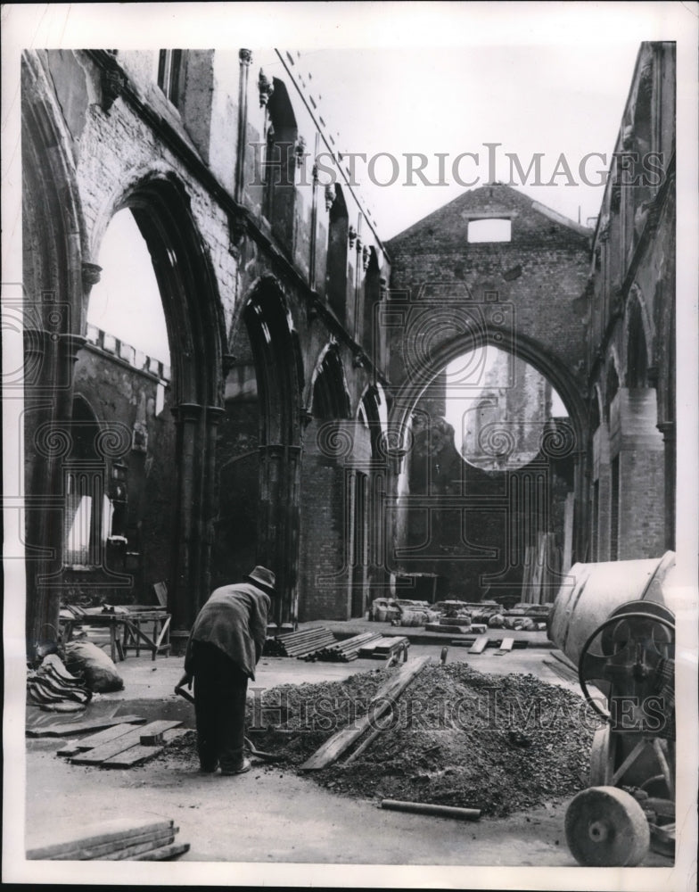 1951 Press Photo London St Gile&#39;s Cripplegate being rebuilt after the war- Historic Images