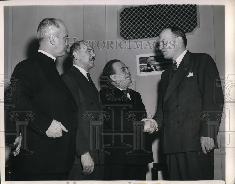 Load image into Gallery viewer, 1946 Press Photo Chicago Former Govenor Harold Stassen
