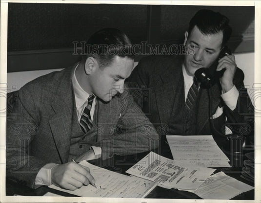 1939 Press Photo LA Calif Asst US DA John C Walsh, Lewis Maged atty - nec92243