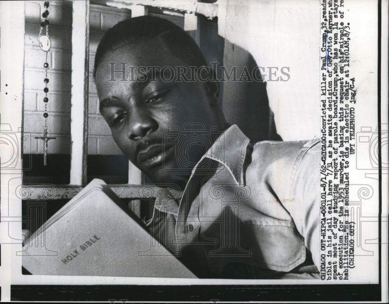 Load image into Gallery viewer, 1962 Press PhotoChicago Convicted Killer Paul Crump reads his Bible
