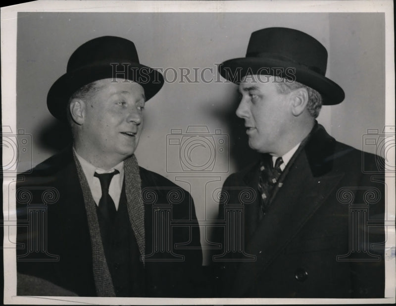 Load image into Gallery viewer, 1940 Press Photo Avry Warren of State Department and Walter Flanley in Baltimore
