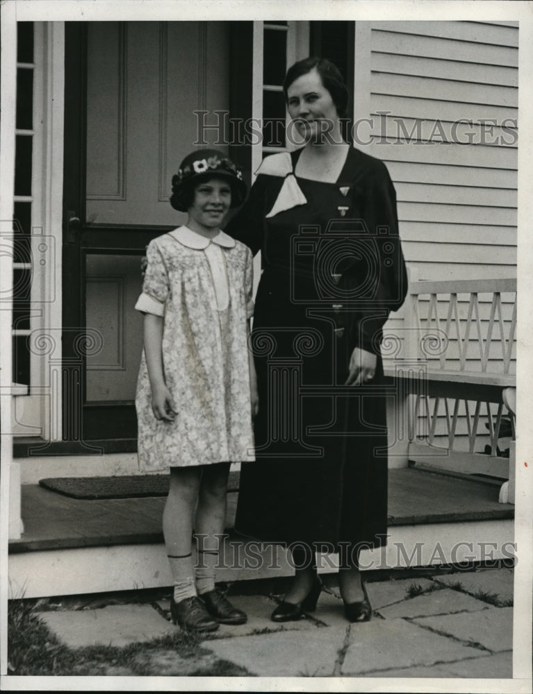 1933 Press Photo Mrs Neil McMath & daughter returned by kidnappers