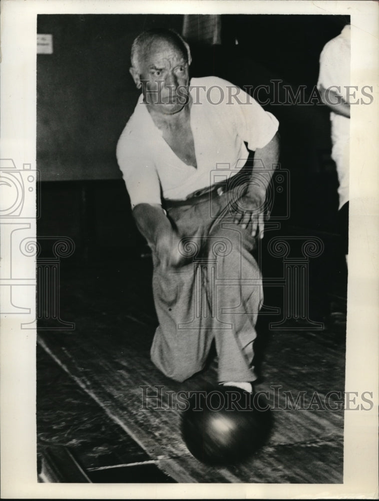 1940 Press Photo Prime Minister Hanson is one of the best bowler in Sweden