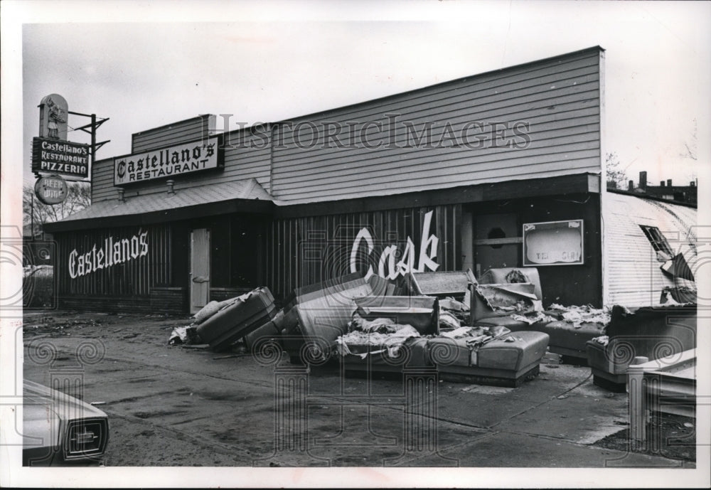 1968 Press Photo Euclid Mayfield Car Accident Van Dillard