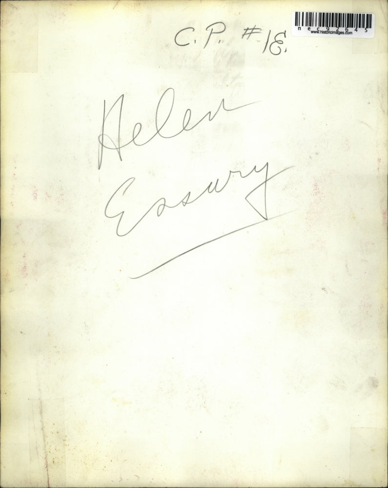 Press Photo A portrait of Helen Essury wearing a pearl choker