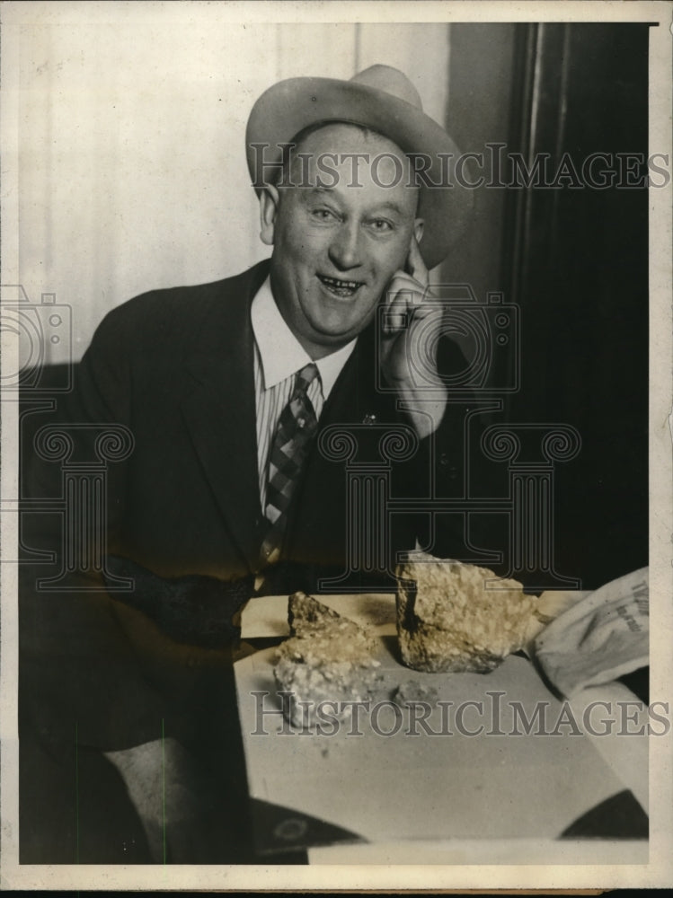 1923 Press Photo an Whitaker owner of silvermine near San Francisco