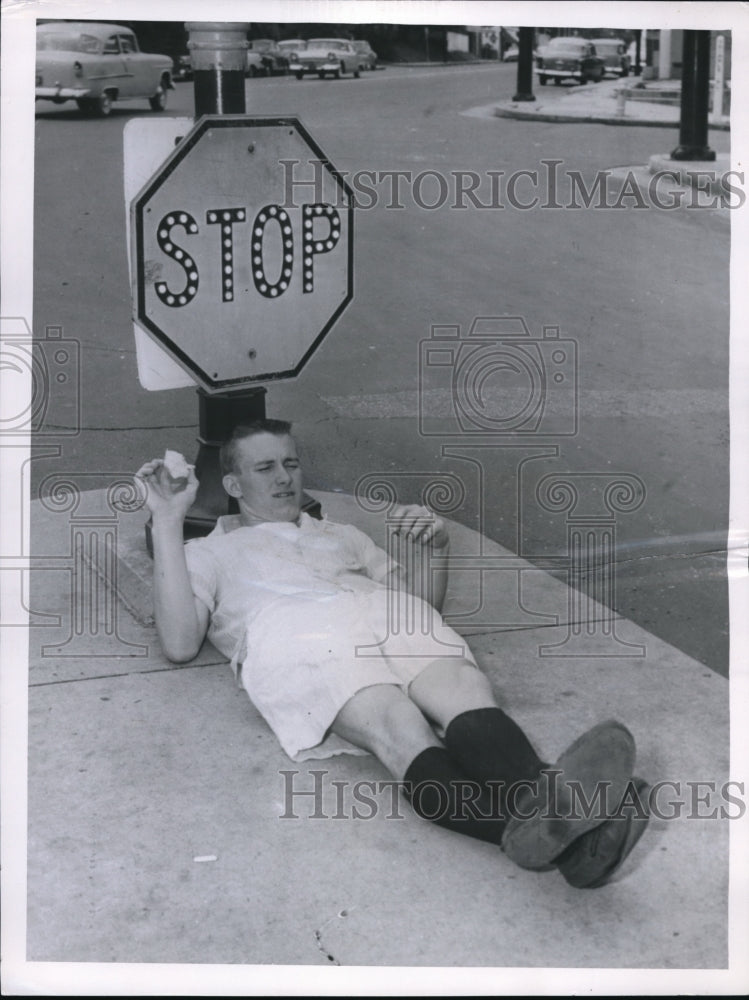 1957 Press Photo Memphis TN Robert Oatterson waits for a bus- Historic Images