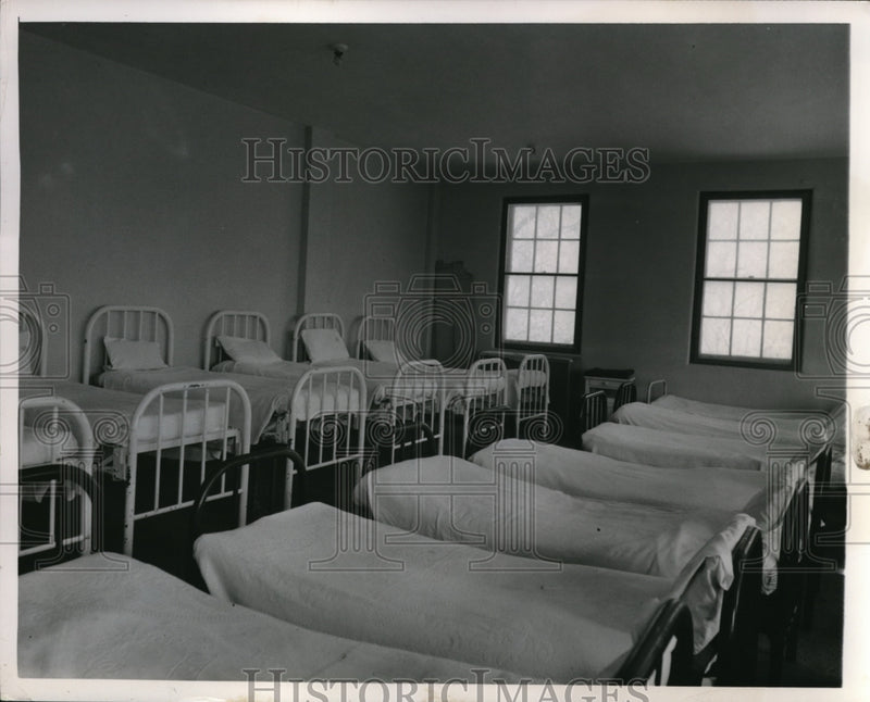 Load image into Gallery viewer, 1955 Press Photo mass quarentine hospital facility
