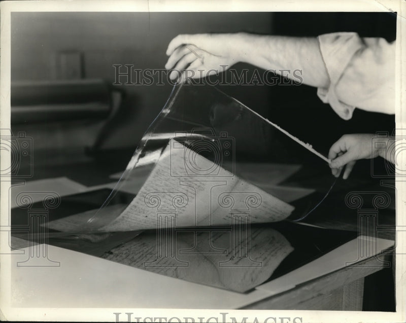 Load image into Gallery viewer, 1942 Press Photo National Archives in DC papers laminated for preservation
