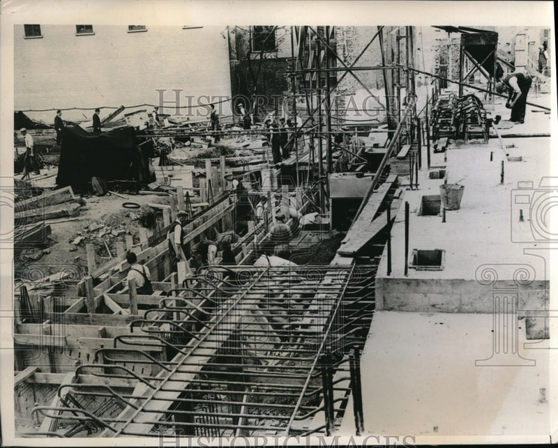 Load image into Gallery viewer, 1939 Press Photo casualty clearing station under construction in London, WWII
