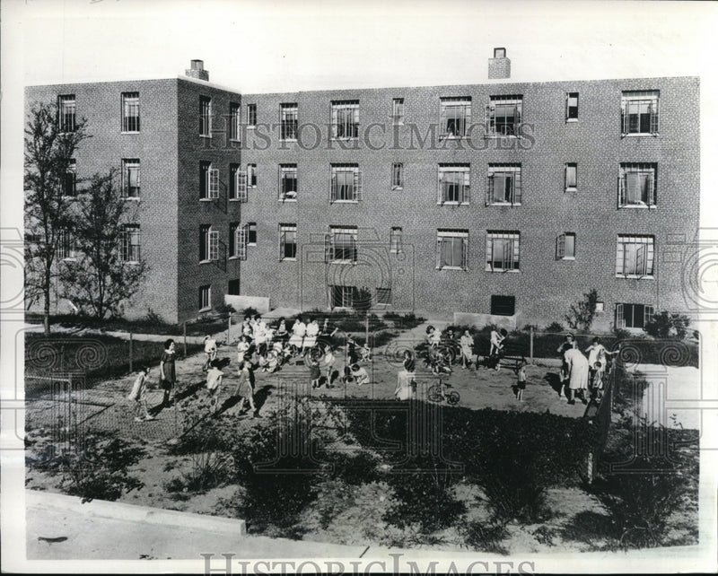 Load image into Gallery viewer, 1936 Press Photo A former slum site into Atlanta's Techwood play yards
