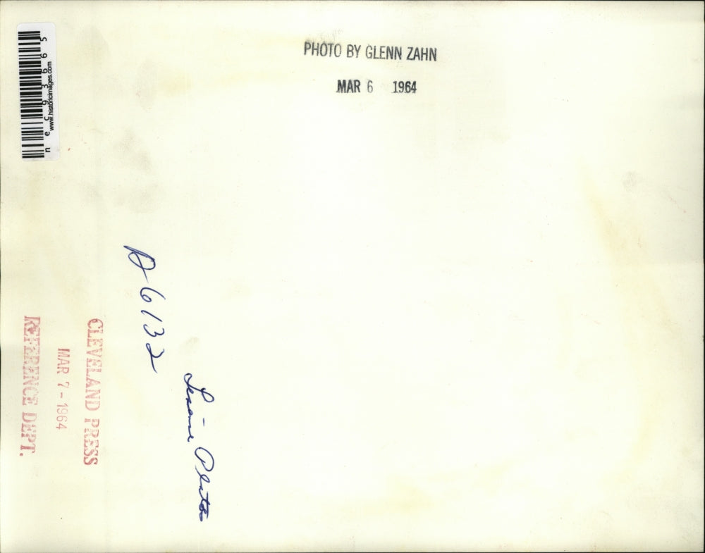 1964 Press Photo Tip box on counter of a shopping store