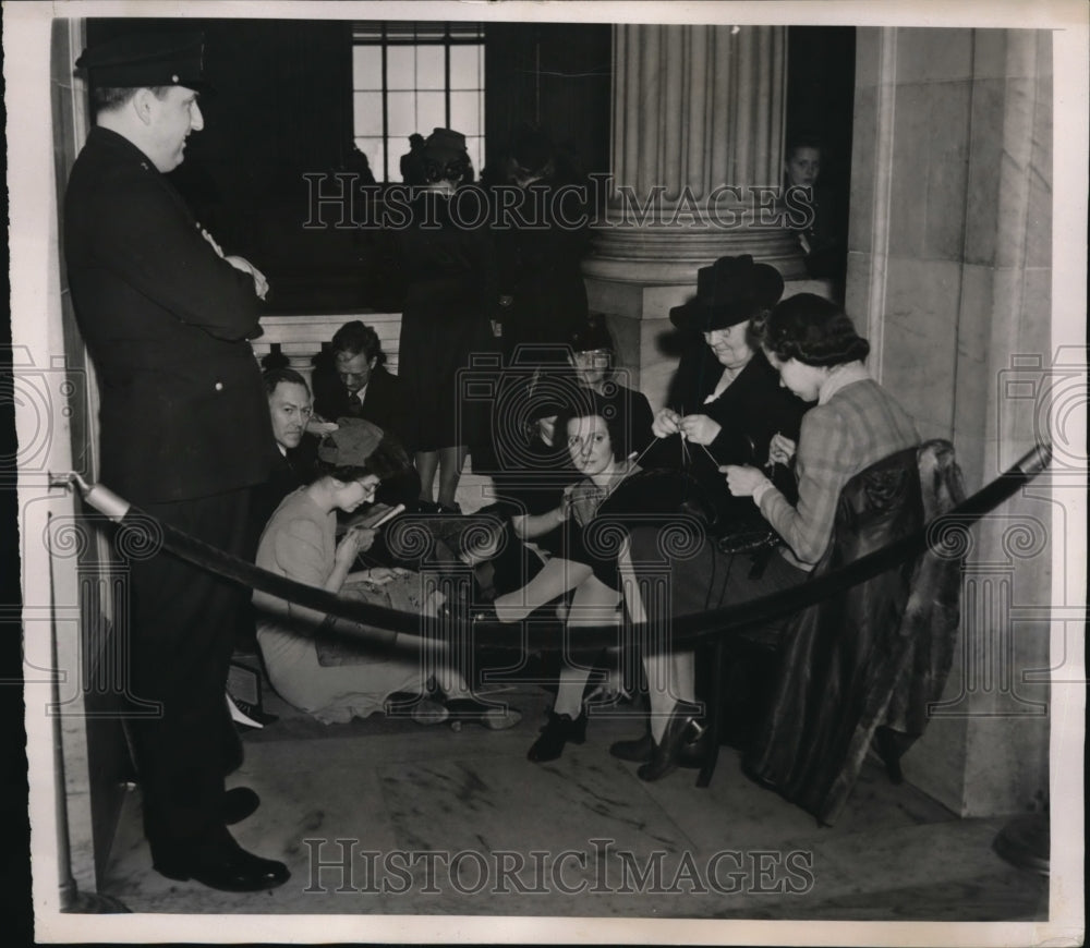 1941 Press Photo Wash DC spectators at Senate Foreign Relations Comm