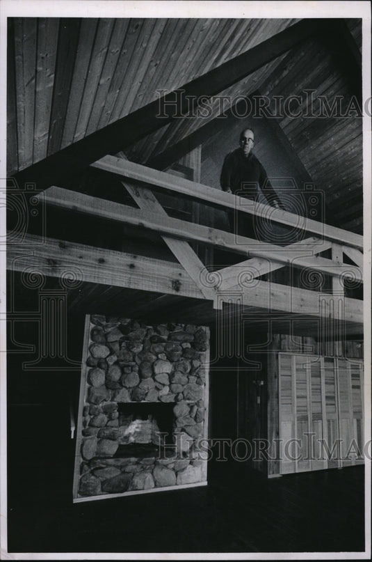 1967 Press Photo Raymond Smalley at his Cleveland Fowler Mills - nec94720