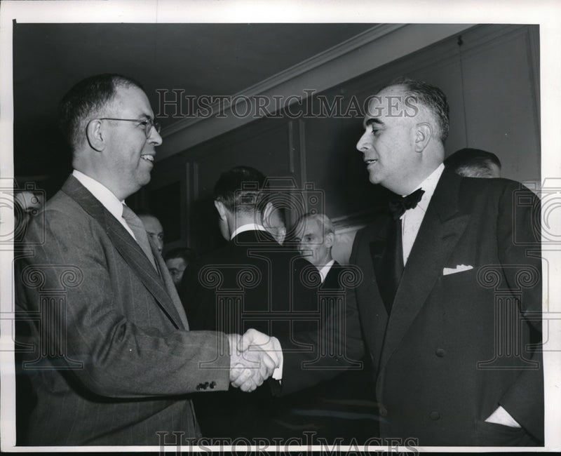 Load image into Gallery viewer, 1952 Press Photo Chicago Irv Dilliard Editor St Lousi Post Dispatch, Dr Al Prenz
