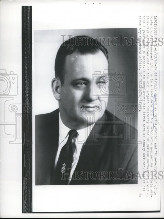1962 Press Photo Joseph Farina Auditor Blueberry King La Porte County