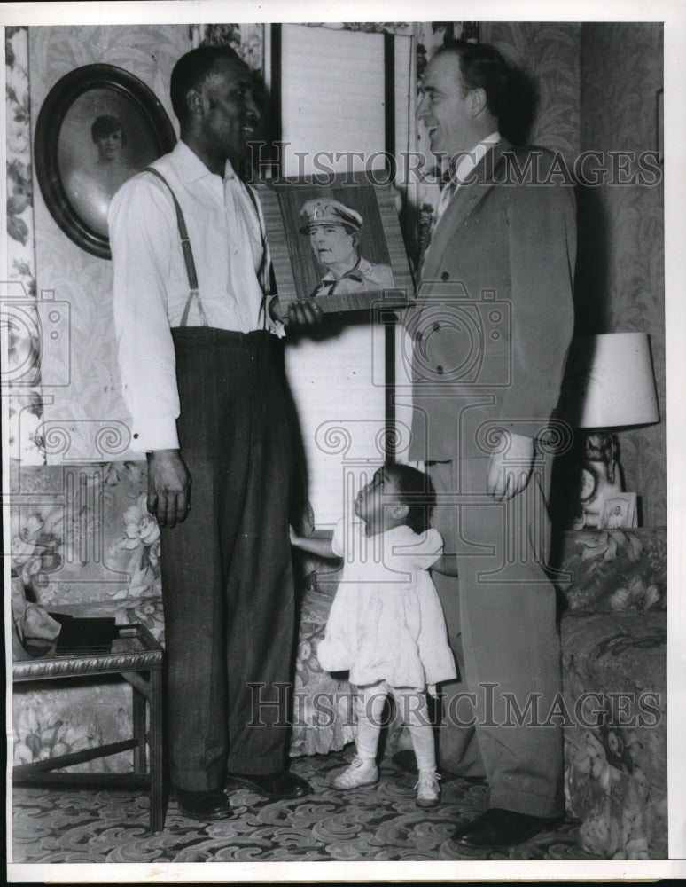 1952 Press Photo General McArthur Enters Wisconsin Presidential Primary Lar Daly