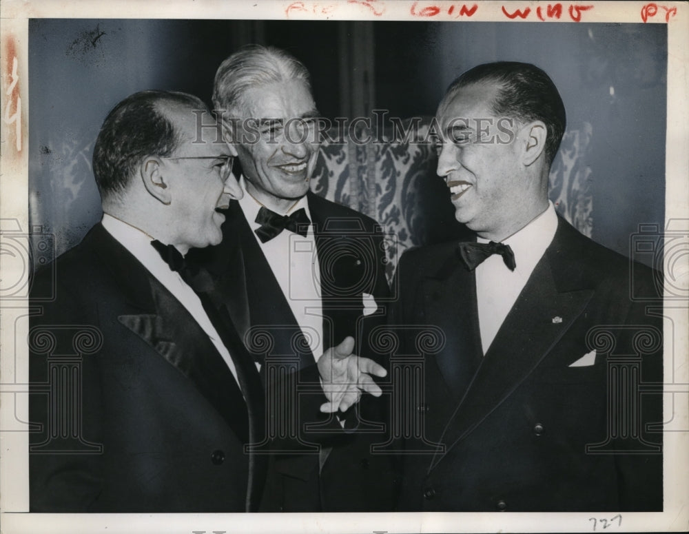 1956 Press Photo Paris France Juscelino Kubitschek President Brazil European