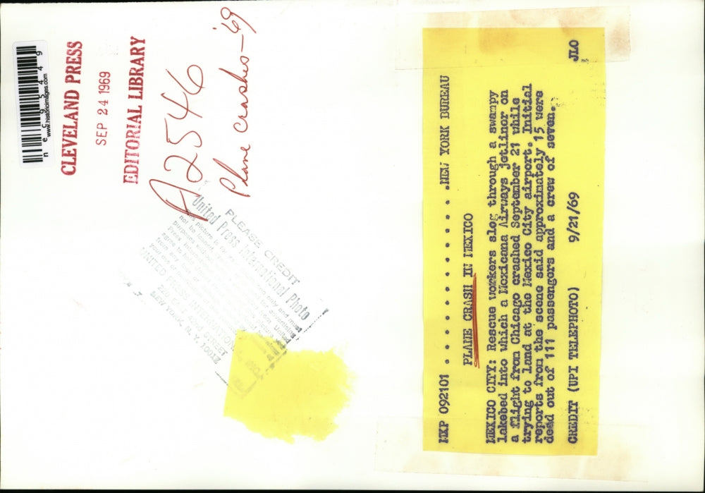 1969 Media Photo Mexicana Airways' plane crash in in a swampy lake in Mexico