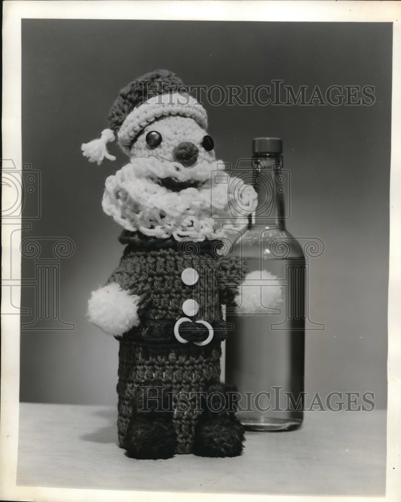 1962 Press Photo Santa Claus bottle covering ideal for Christmas gift