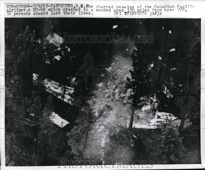 Load image into Gallery viewer, 1965 Press Photo View of the wreckage of the Canadian Pacific Airliner Dc-6B
