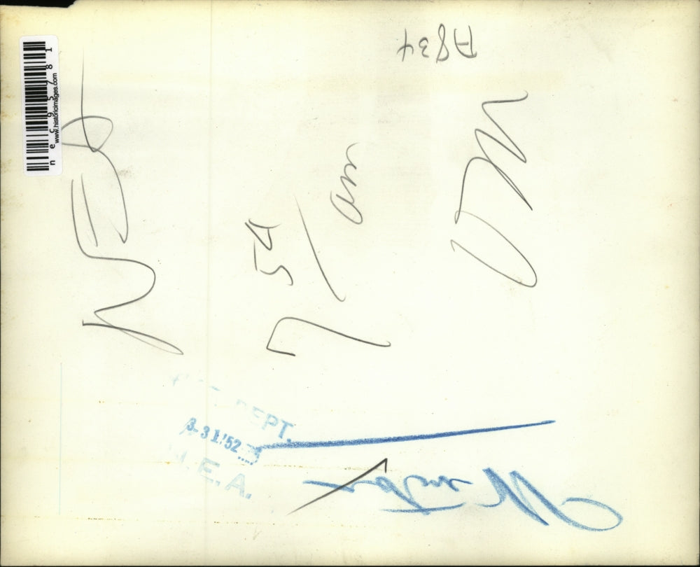 1952 Press Photo Minneapolis 9 cars abandoned on slippery hill