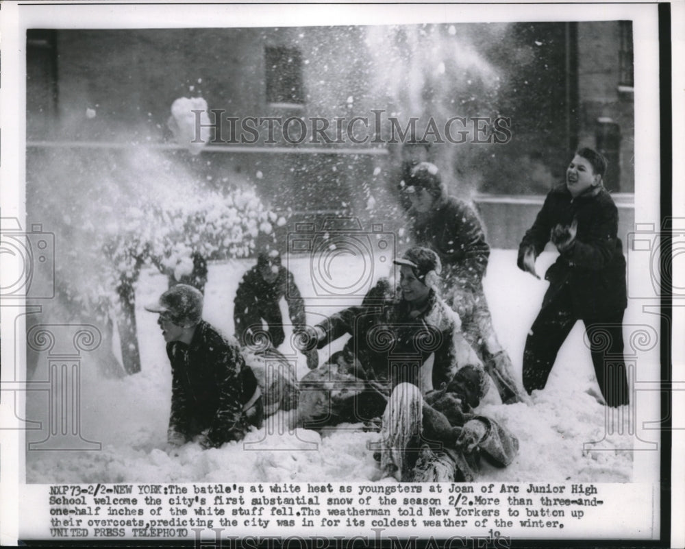 1955 Press Photo NYC Kids at Joan od Arc Jr HS play in 1st snow of season