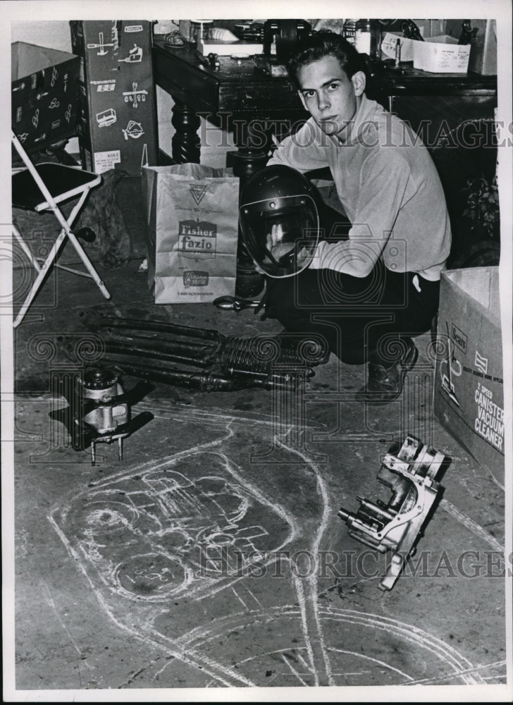 1966 Press Photo David McIntosh &amp; auto parts in Cleveland Ohio- Historic Images