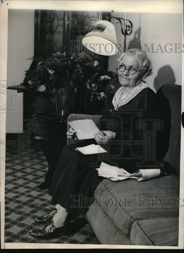 1932 Press Photo NYC Mrs Mary Mooney mom of Tom confined in San Quentin