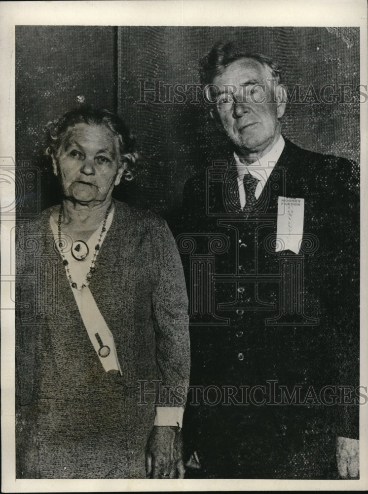 1931 Press Photo Mrs. Mary Mooney and Dr. Robert Whitaker on Oct. 11, 1931