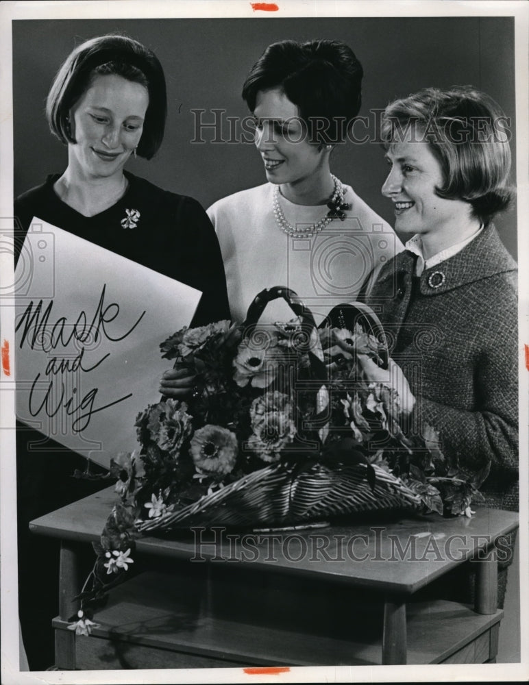 1966 Press Photo Mrs John Bourne, Mrs Henry Lauine, Mrs Rbt Edgerton of Clevelan