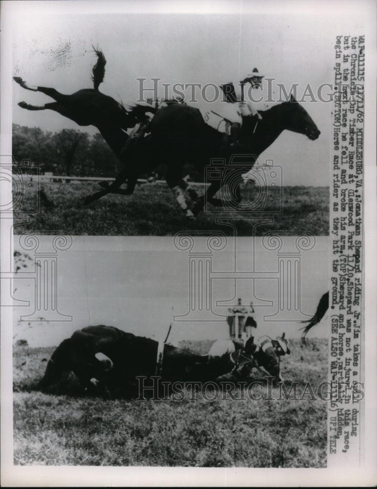 Load image into Gallery viewer, 1962 Press Photo Jonathan Shepard riding Jr. Jim takes a fall at Glenwood Park
