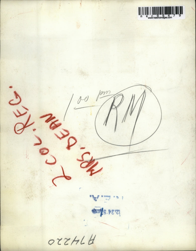 1951 Press Photo Mrs. Mildred Dean, Maj Gen William Dean's wife on Xmas gift