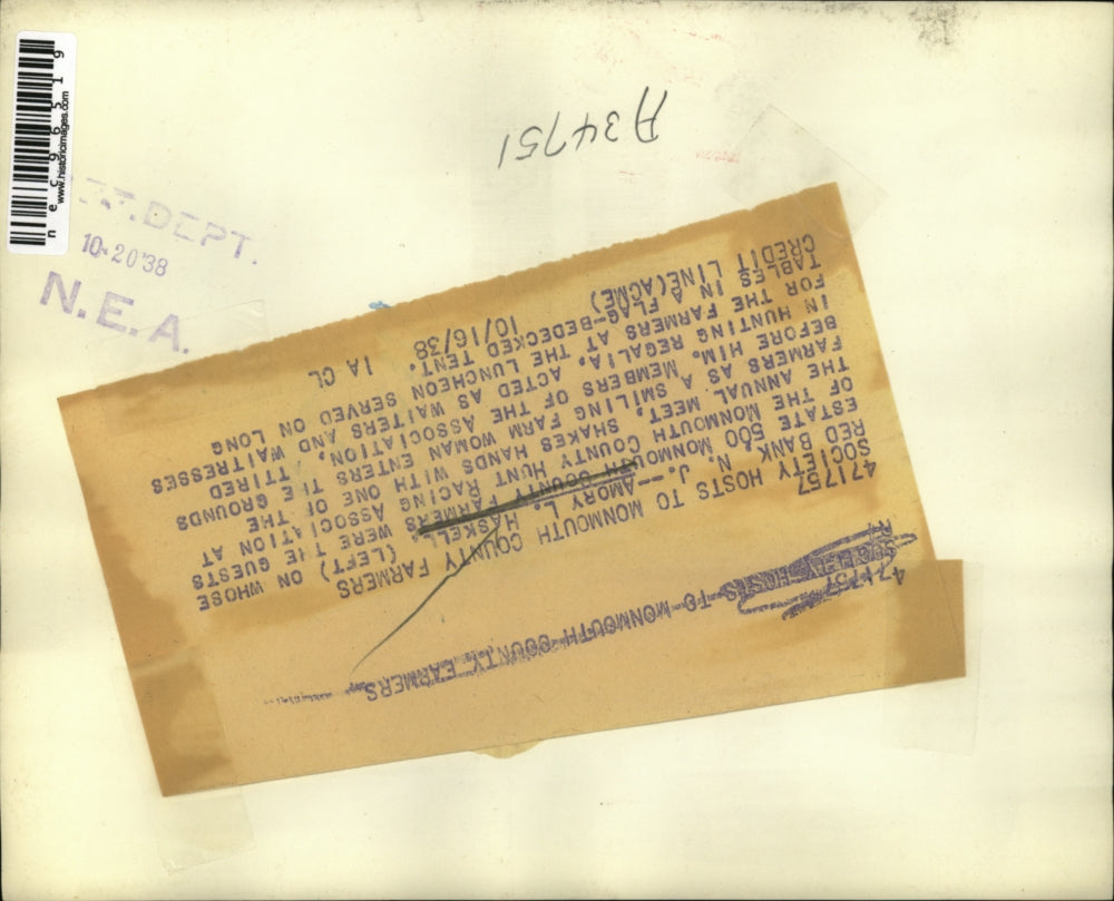 1938 Press Photo Armory L. Haskell shakes hands with one of the framers