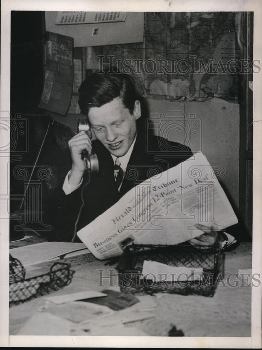 1936 Press Photo Richard Heslin at Madison Square Boys club & NY Herald