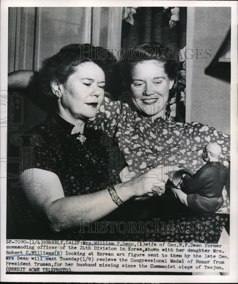 Load image into Gallery viewer, 1951 Press Photo Berkely Calif Mrs Wm F Dean &amp; daughter Mrs Rbt Williams
