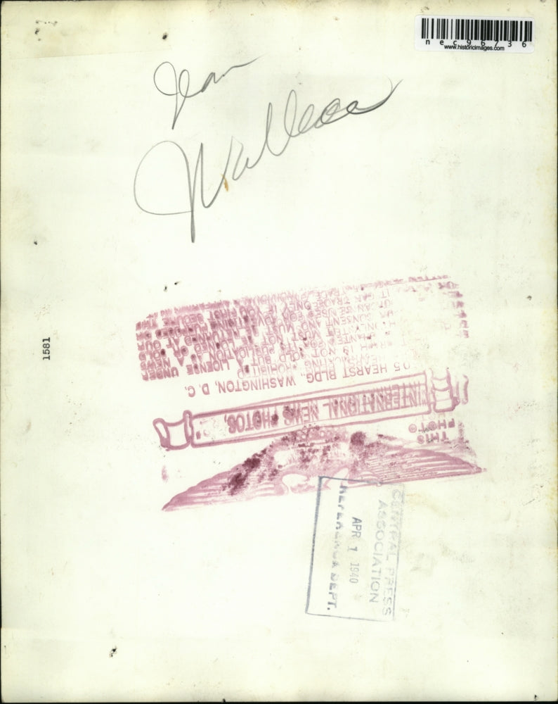 1940 Press Photo Jean Wallace in Button Front Dress With White Collar