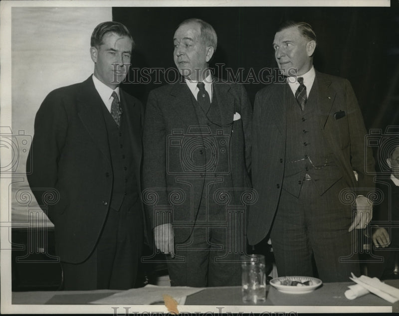 Load image into Gallery viewer, 1933 Press Photo Henry A. Wallace, George N. Peek and A.. O'Neal at Farm Session
