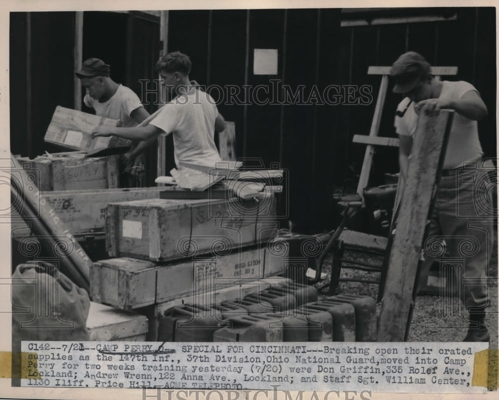 1947 Press Photo Don Griffith, Andrew Wrenn, Staff Sgt. William Center