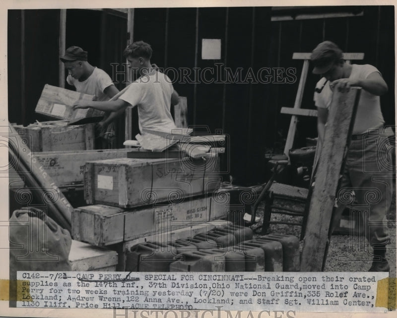 Load image into Gallery viewer, 1947 Press Photo Don Griffith, Andrew Wrenn, Staff Sgt. William Center
