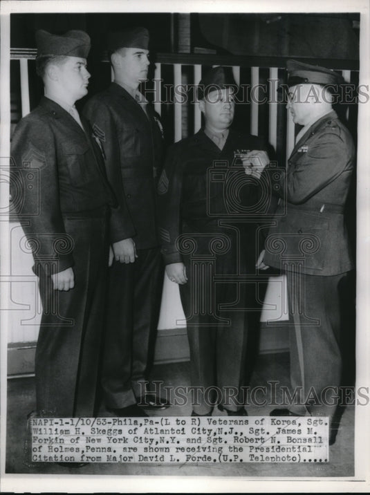 1953 Press Photo Veterans of Korea receiving the Presidential Citatiton