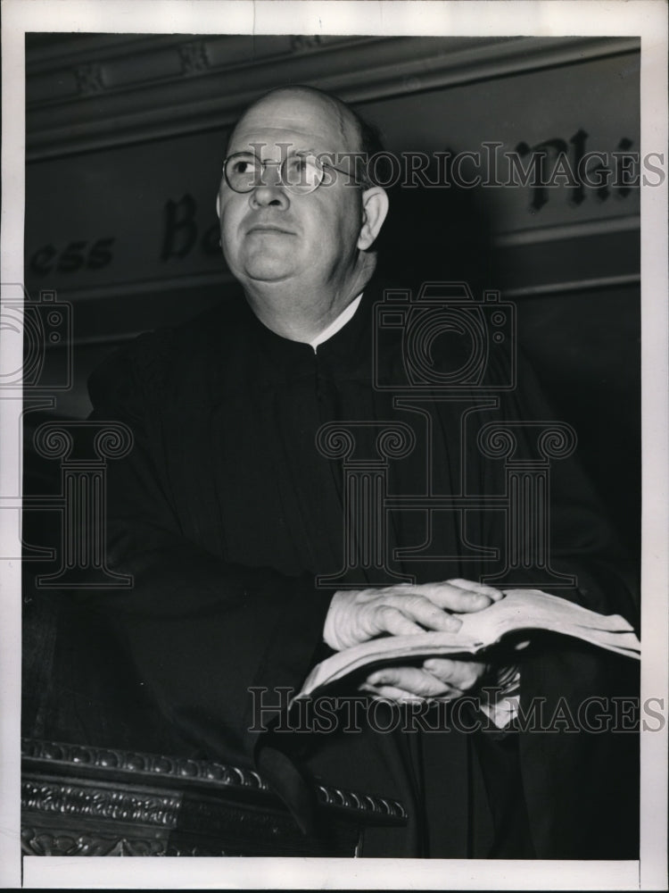 1948 Press Photo Louis Kilgore as a policeman, a minister and a landlord