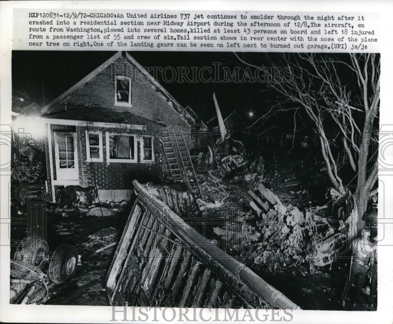 Load image into Gallery viewer, 1972 Press Photo Chicago United Airlines jet crashed in a residential area
