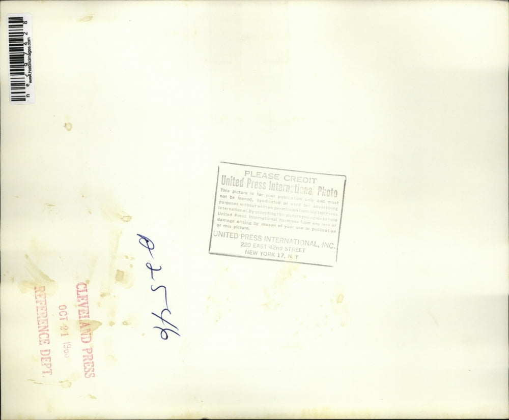 1966 Press Photo Ft Worth Texas Johnny Rogers & bomber wing that almost hit him