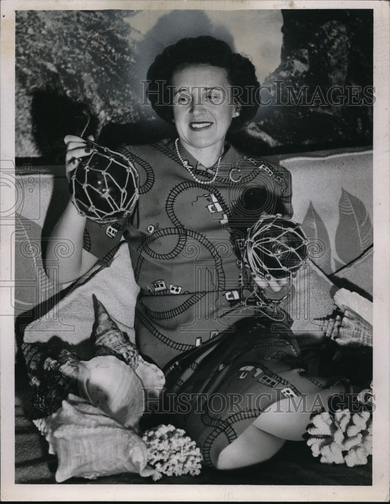 1946 Press Photo Mrs Fred C Baldwin