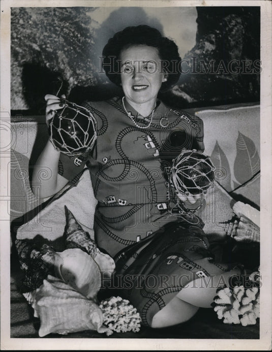1946 Press Photo Mrs Fred C Baldwin